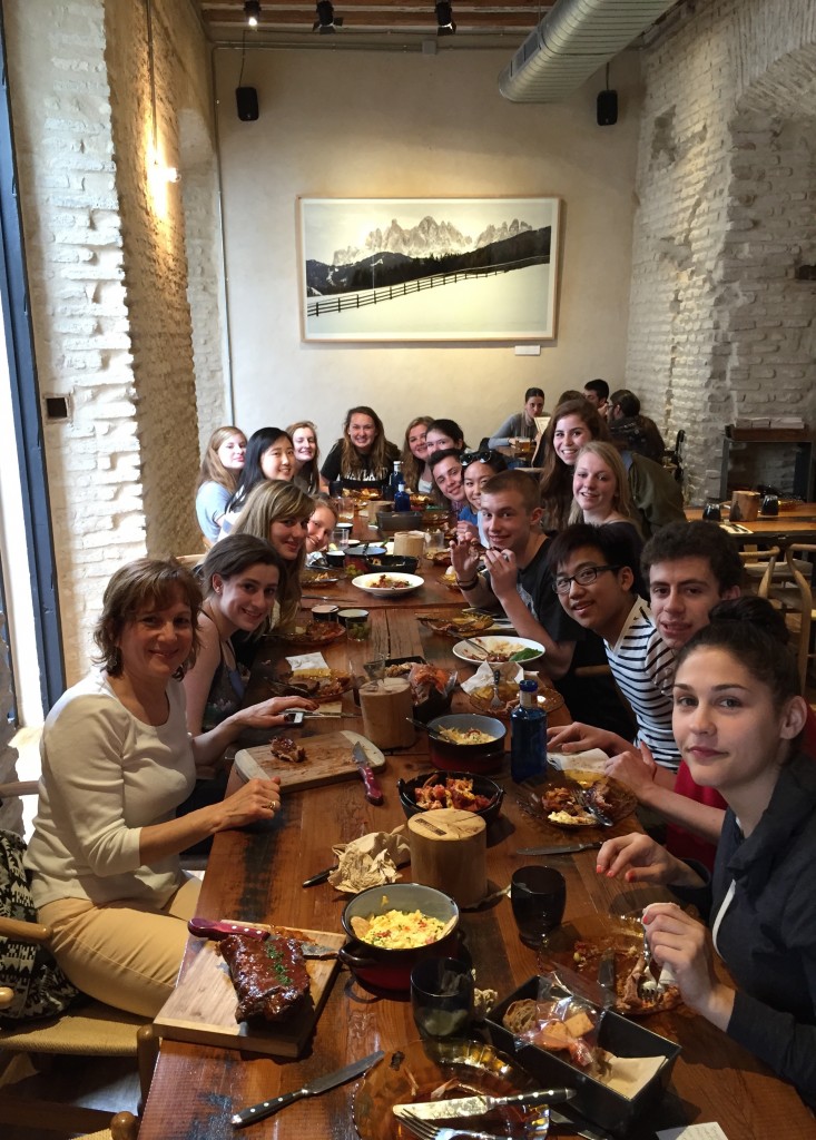 The group after finishing up a great lunch at one of  the best new restaurants in Sevilla, Perro Viejo.